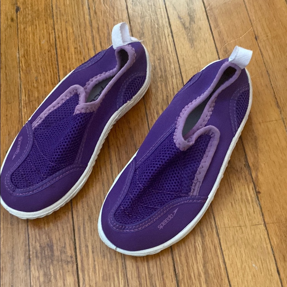 Speedo Kids Vibrant Purple Water Shoes size Large 9/10